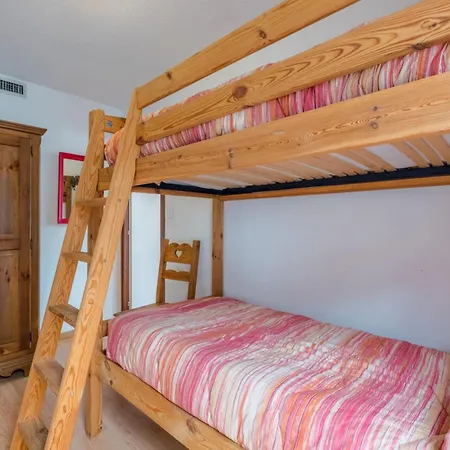 Charming With Mountain View