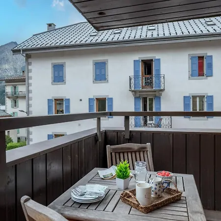 Charming With Mountain View *